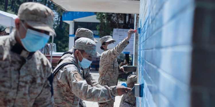 Reservistas militares de Alta Verapaz realizan servicio social
