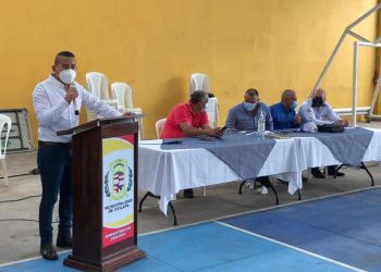 Gobernación de Santa Rosa lleva a cabo reunión para examinar el servicio de energía eléctrica