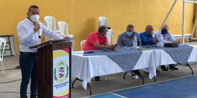 Gobernación de Santa Rosa lleva a cabo reunión para examinar el servicio de energía eléctrica