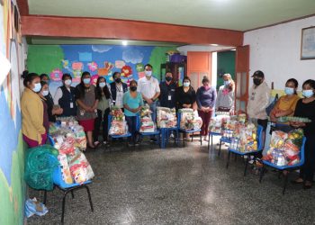 Niños de hogar comunitario de San Marcos reciben alimentos
