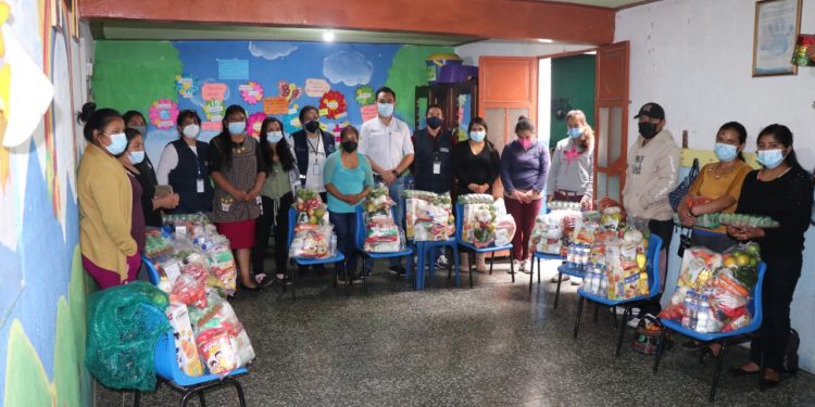 Niños de hogar comunitario de San Marcos reciben alimentos