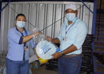 Escuelas de San Marcos reciben kits de desinfección para prevenir el COVID-19