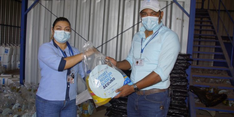 Escuelas de San Marcos reciben kits de desinfección para prevenir el COVID-19