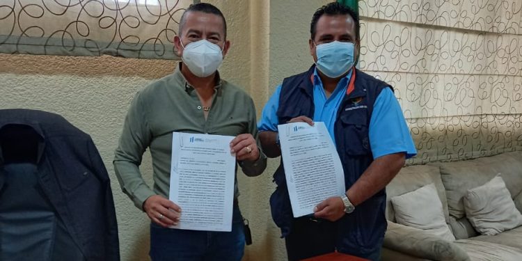 Santa Cruz Naranjo prioriza mejoramiento de escuelas y caminos rurales