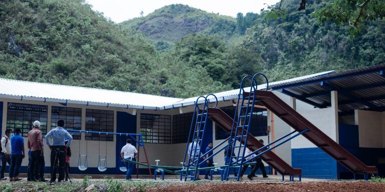 Estudiantes de aldea Chinama recibirán clases en mejores condiciones