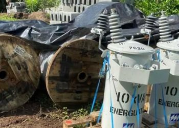 Coordinan acciones para llevar energía eléctrica a comunidad de Pasaco