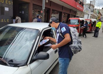 PMT y servidores cívicos emprenden campaña para prevenir accidentes en Santa Cruz Quiché