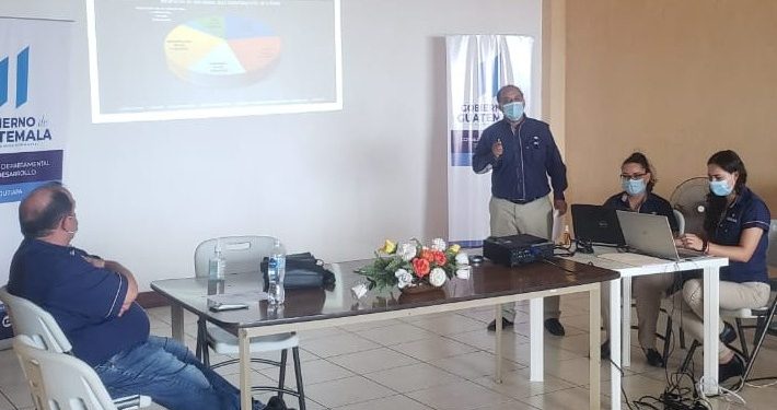 Autoridades de Jutiapa revisan inversión presupuestaria de 2022