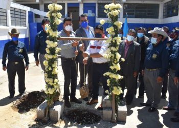 Comienzan mejoras en escuela rural de Almolonga