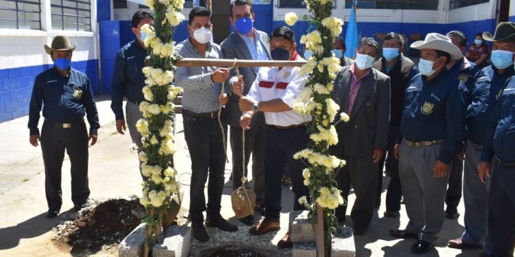 Comienzan mejoras en escuela rural de Almolonga