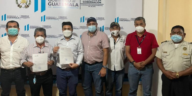 Autoridades logran acuerdos para restablecer electricidad en municipios de Zacapa