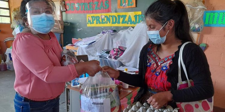 Escuelas de Quiché inician entrega de alimentos escolares