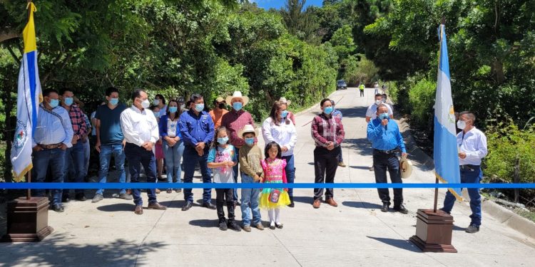 Inauguran caminos rurales que benefician a los vecinos de Pachalum