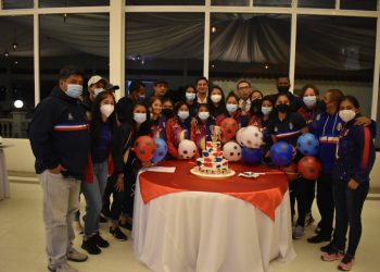 Quetzaltenango homenajea a bicampeonas de la liga femenina de futbol