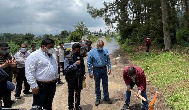 Comienzan trabajos en camino rural de Sololá