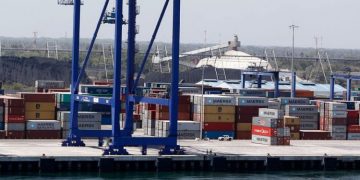 Presidente destaca beneficios de las leyes antitrámites y de zonas francas