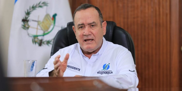 “Encuentro con Kamala Harris fue franco, honesto y constructivo”, dice mandatario