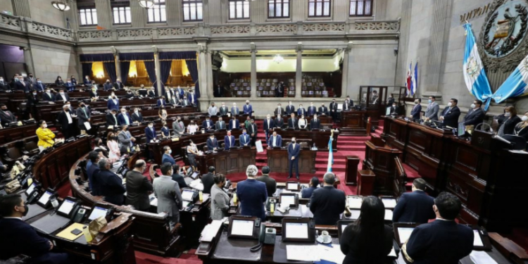 Congreso se declara en sesión permanente para discutir iniciativa 5933