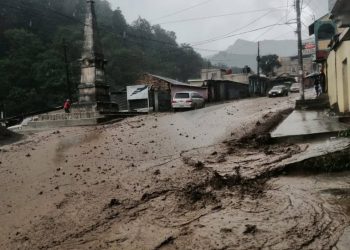 Lluvias causan inundaciones y deslizamientos en siete departamentos