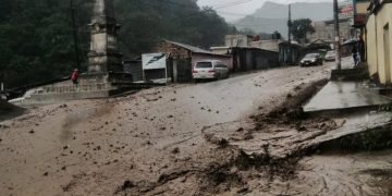 Lluvias causan inundaciones y deslizamientos en siete departamentos