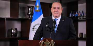 Presidente Giammattei participará en reunión de Sica–España