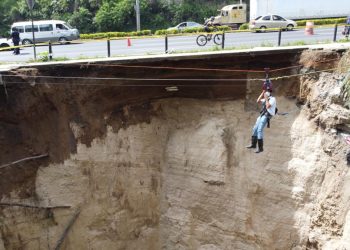 Recomiendan vías alternas durante dos semanas por hundimiento en la CA-9 Sur