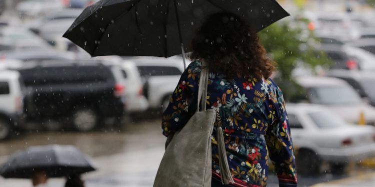 Onda del este generará lluvias en la tarde y noche