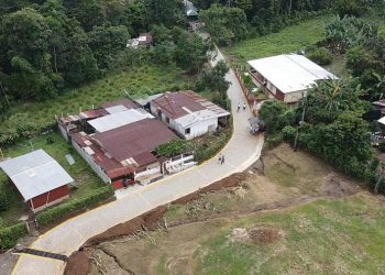 Mejoran camino hacia comunidad La Bendición de Dios