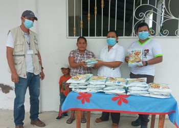 Entregan NutriNiños durante visitas domiciliares en Petén