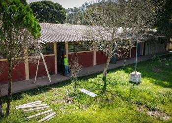 Comienzan mejoras en instituto básico de El Tejar