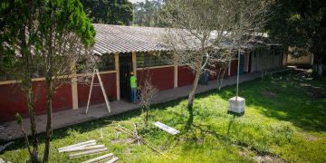 Comienzan mejoras en instituto básico de El Tejar