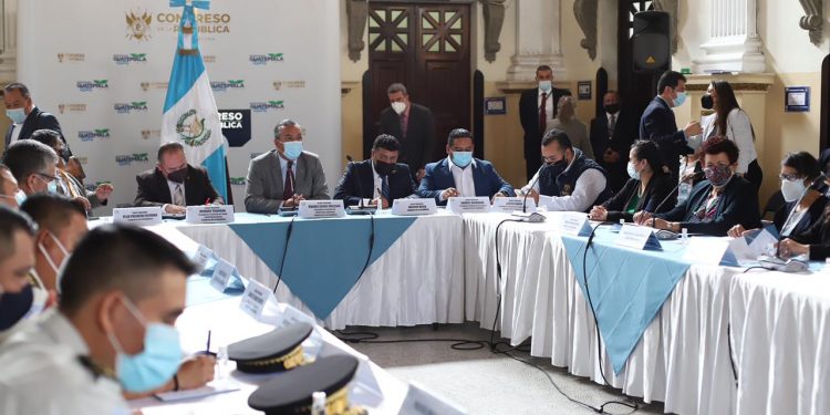 Autoridades de Gobierno participaron en la mesa de diálogo para presentar avances del Plan Nacional de Vacunación contra el COVID-19