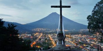 Firman convenio para mejorar el mirador Cerro de la Cruz