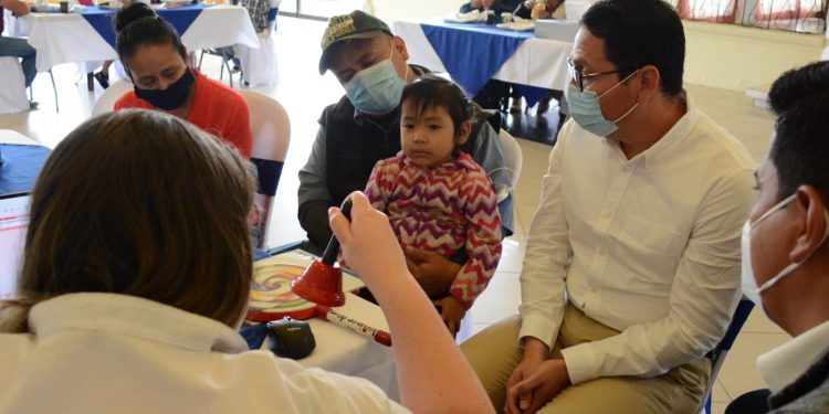 Cinco menores activaron el implante coclear, en un acto realizado en Quetzaltenango.