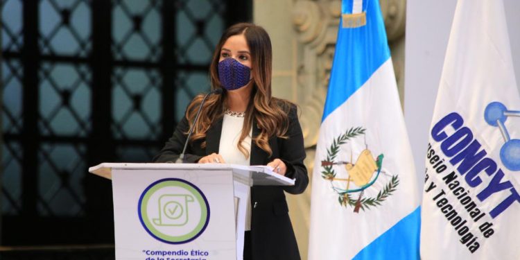 Senacyt lanza compendio ético para promover la anticorrupción