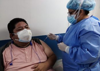 El Ministerio de Salud habilitó más de 700 centros de vacunación contra el COVID-19