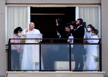 El papa Francisco comprobó la importancia de tener acceso a un buen servicio sanitario.