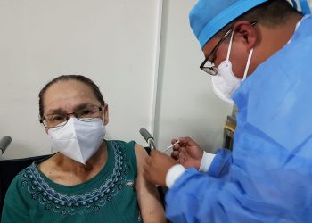 Este fin de semana el centro de vacunación de la USAC estará abierto a partir de las 8:00 horas.