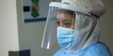 Personal médico comprometido en la atención por pandemia hace llamado a no relajar medidas