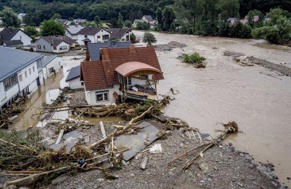 Suben a 31 fallecidos y a 163 desaparecidos en las inundaciones en Bélgica