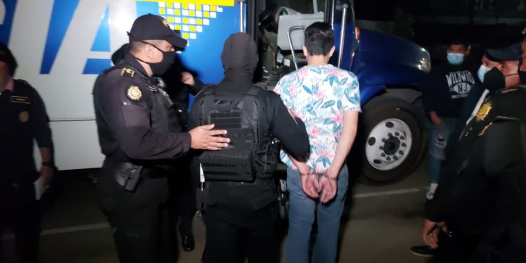 La PNC capturó al menos 121 personas por incumplir normas de bioseguridad.