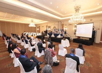 La graduación de la primera cohorte se realizo en la capital guatemalteca.