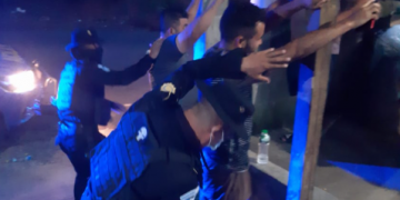 PNC llevó a cabo registro de personas en Jutiapa durante los operativos.