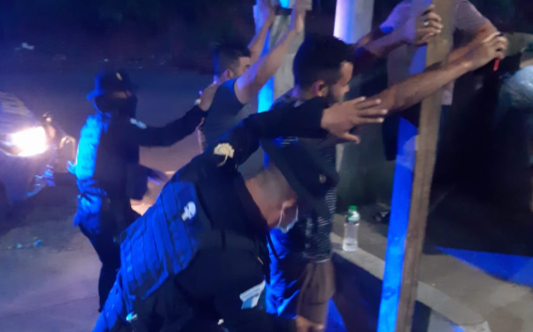 PNC llevó a cabo registro de personas en Jutiapa durante los operativos.