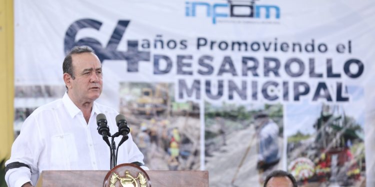 Presidente: Se está trabajando incansablemente en los puestos de vacunación