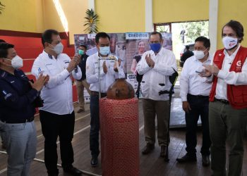 Presidente Alejandro Giammattei durante la inauguración de los proyectos en San Cristóbal Cucho