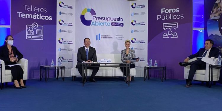 Presupuesto Abierto: Mineduc resalta importancia de fortalecer programas de apoyo para 2022