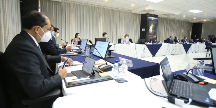 Prevén continuación de dinamismo económico en el país