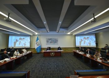 Ejecutivo da seguimiento a ejecución de proyectos en Izabal y San Marcos