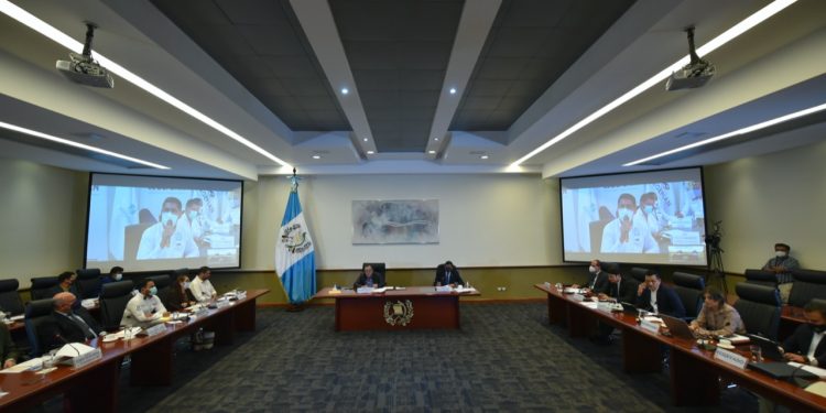 Ejecutivo da seguimiento a ejecución de proyectos en Izabal y San Marcos